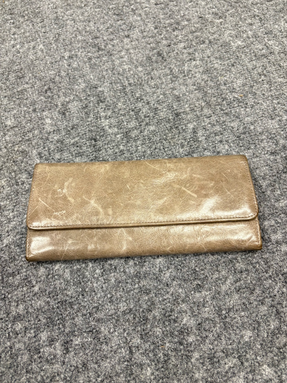 HOBO International Sadie Clutch Trifold Wallet Taupe Leather